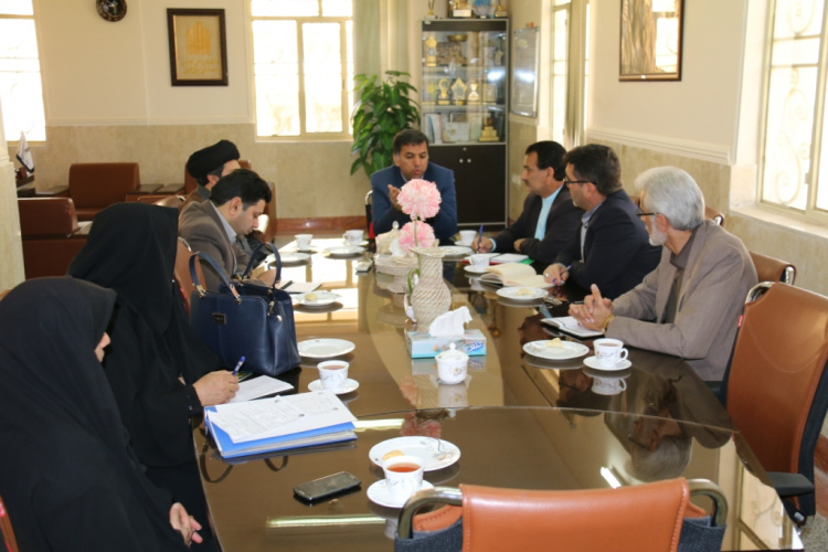 در راستای حمایت و توانمندسازی ایتام استان سیستان و بلوچستان جلسه ای با حضور ریاست دانشگاه جامع علمی کاربردی و مسئولین کمیته امداد استان برگزار گردید