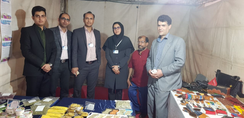 کارآفرین معلول جسمی، حرکتی و فارغ التحصیل دانشگاه جامع علمی کاربردی استان سیستان و بلوچستان در حوزه صنعت چرم و چرم دوزی دستی به کسب درآمد رسید