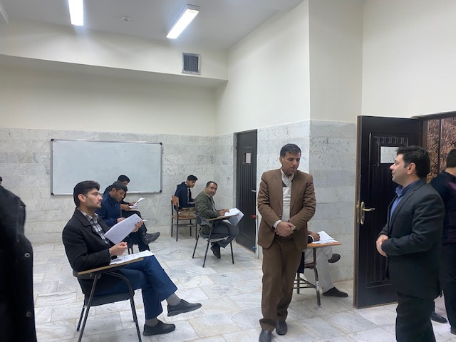 گزارش تصویری از بازدید ریاست دانشگاه جامع علمی کاربردی استان سیستان و بلوچستان از روند برگزاری آزمون های متمرکز در مراکز استان