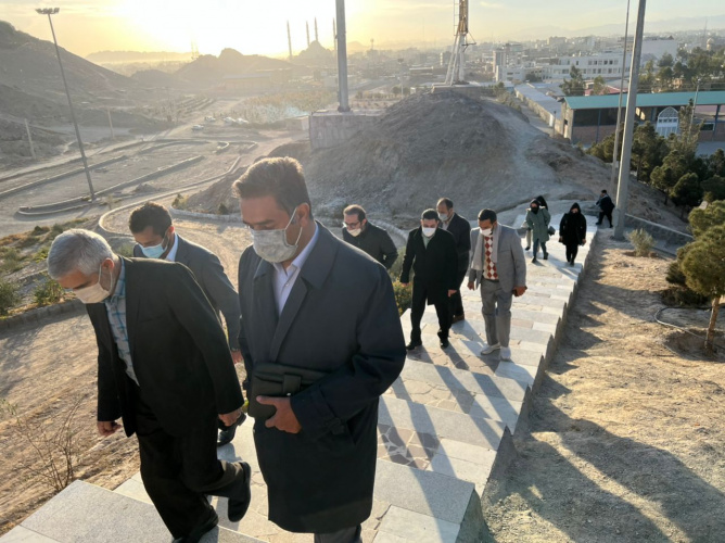 همایش پیاده رویی و کوهپیمایی به مناسبت دومین سالگرد شهادت سردار دلها و ایام الله ۹ دی توسط کارکنان دانشگاه جامع علمی کاربردی استان سیستان و بلوچستان برگزار شد
