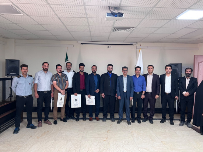 مراسم تجلیل از دانشجویان قهرمان مسابقات فوتسال دانشگاه های استان سیستان و بلوچستان برگزار شد