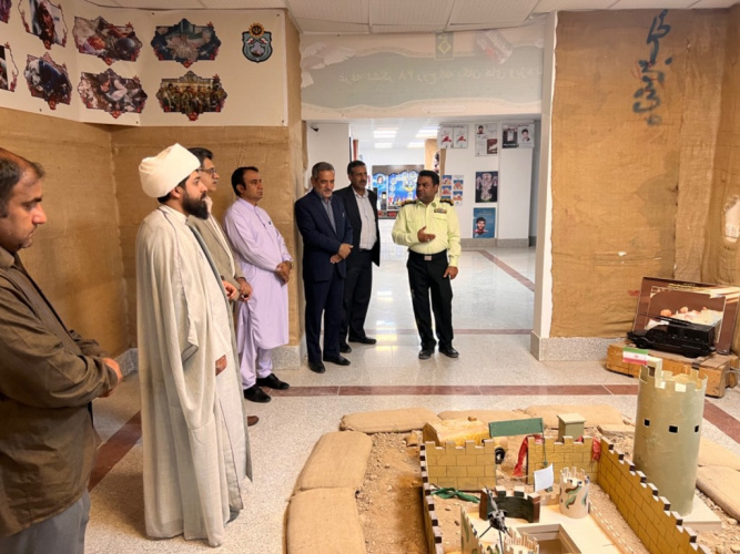بازدید کارکنان دانشگاه جامع علمی کاربردی استان سیستان و بلوچستان از موزه دفاع مقدس شهر زاهدان