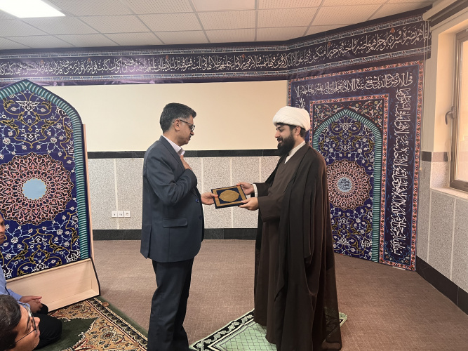 از کارکنان فعال در اقامه نماز جماعت دانشگاه جامع علمی کاربردی استان سیستان و بلوچستان تقدیر شد